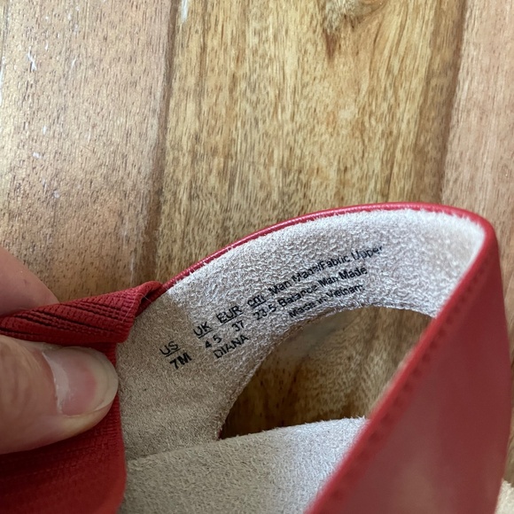 Brand new Naturalizer sandals - Picture 5 of 6